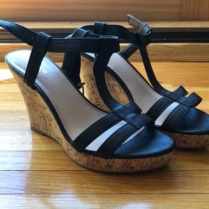 CHARLES BY CHARLES DAVID WEDGE SANDAL Size 8M